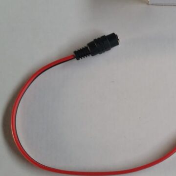 Contrastekker voor voeding met kabel